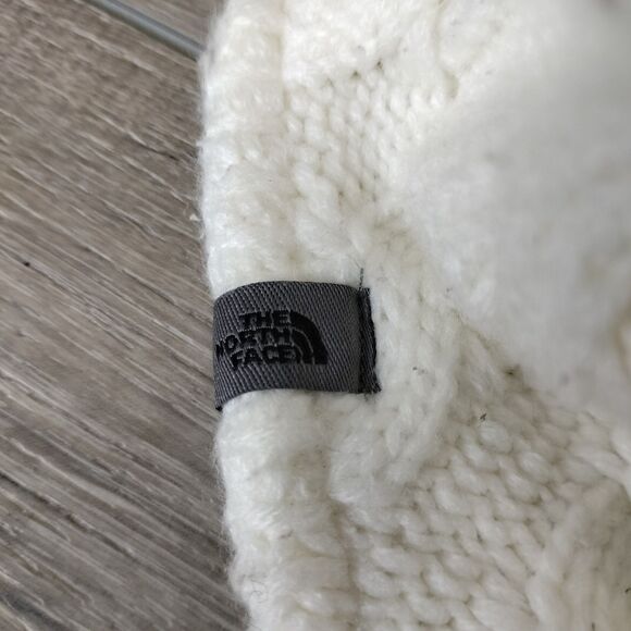 The North Face Beanie Womens White Fuzzy Earflap Cable Knit Hat OS Pom Tassles - Picture 4 of 9